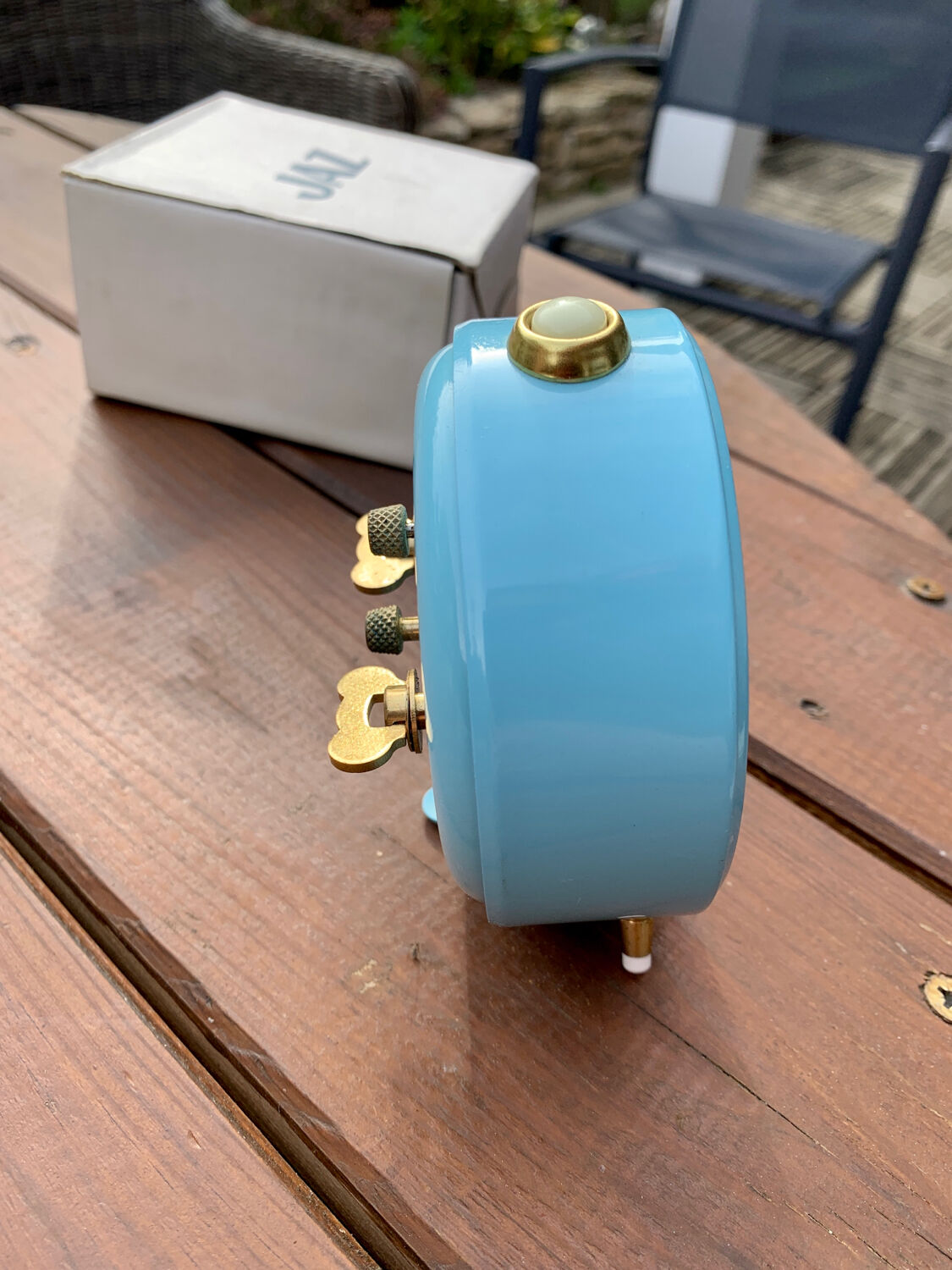 Vintage mechanical alarm clock sky blue Jaz