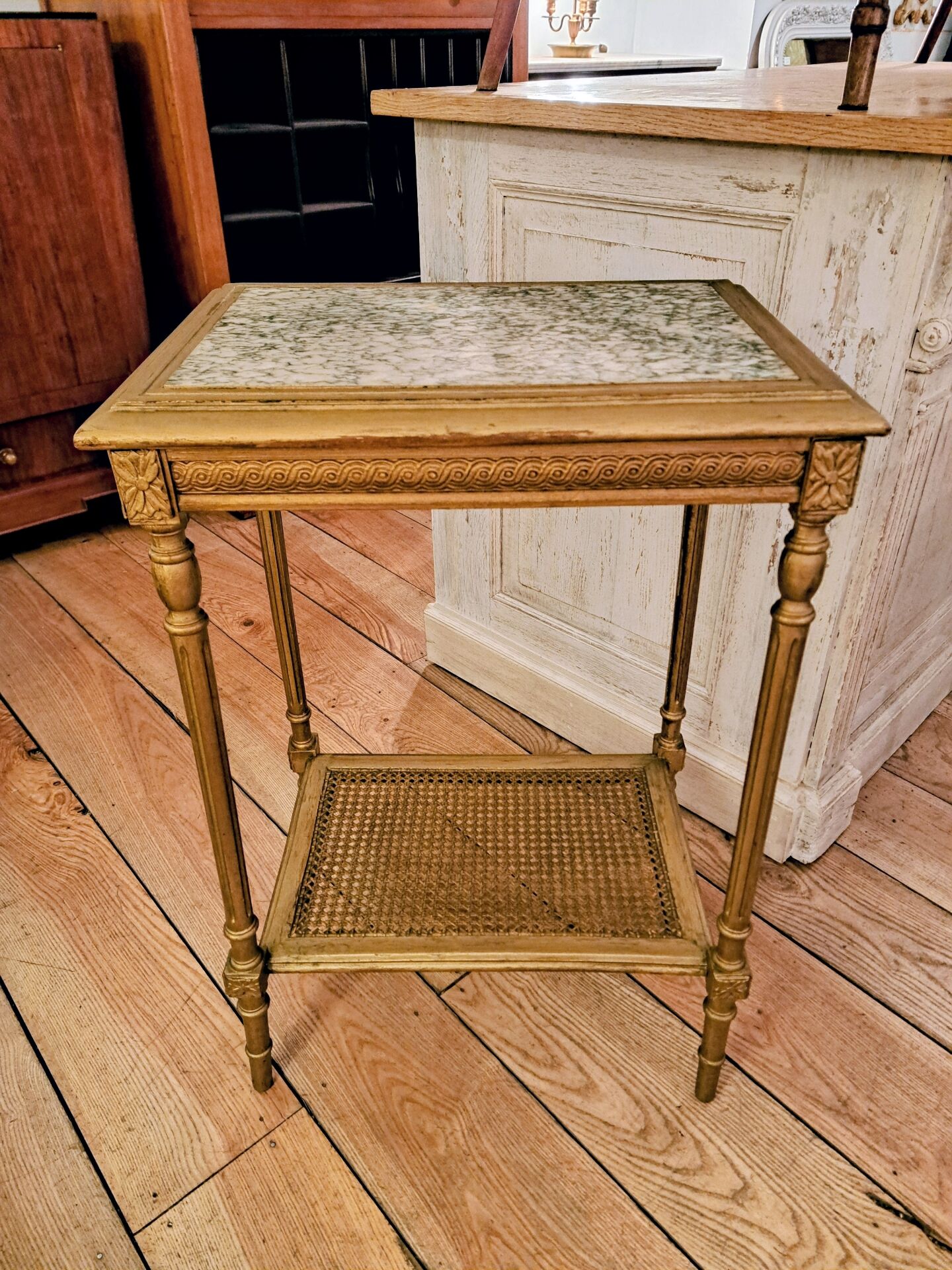 Table de salon style Louis XVI en bois peint