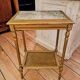 Table de salon style Louis XVI en bois peint
