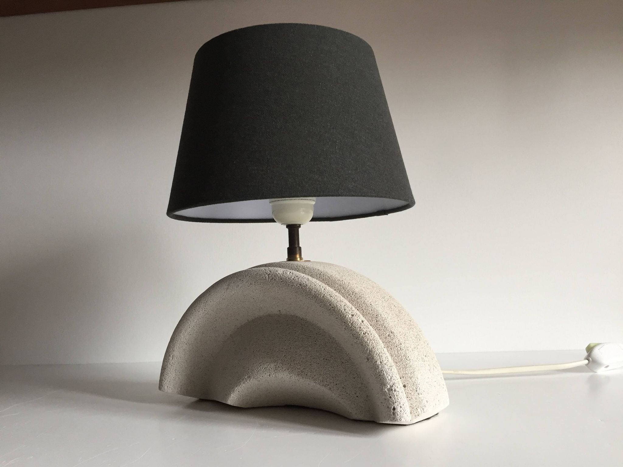 Lampe béton cellulaire façon Albert Tormos