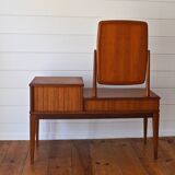 Scandinavian dressing table