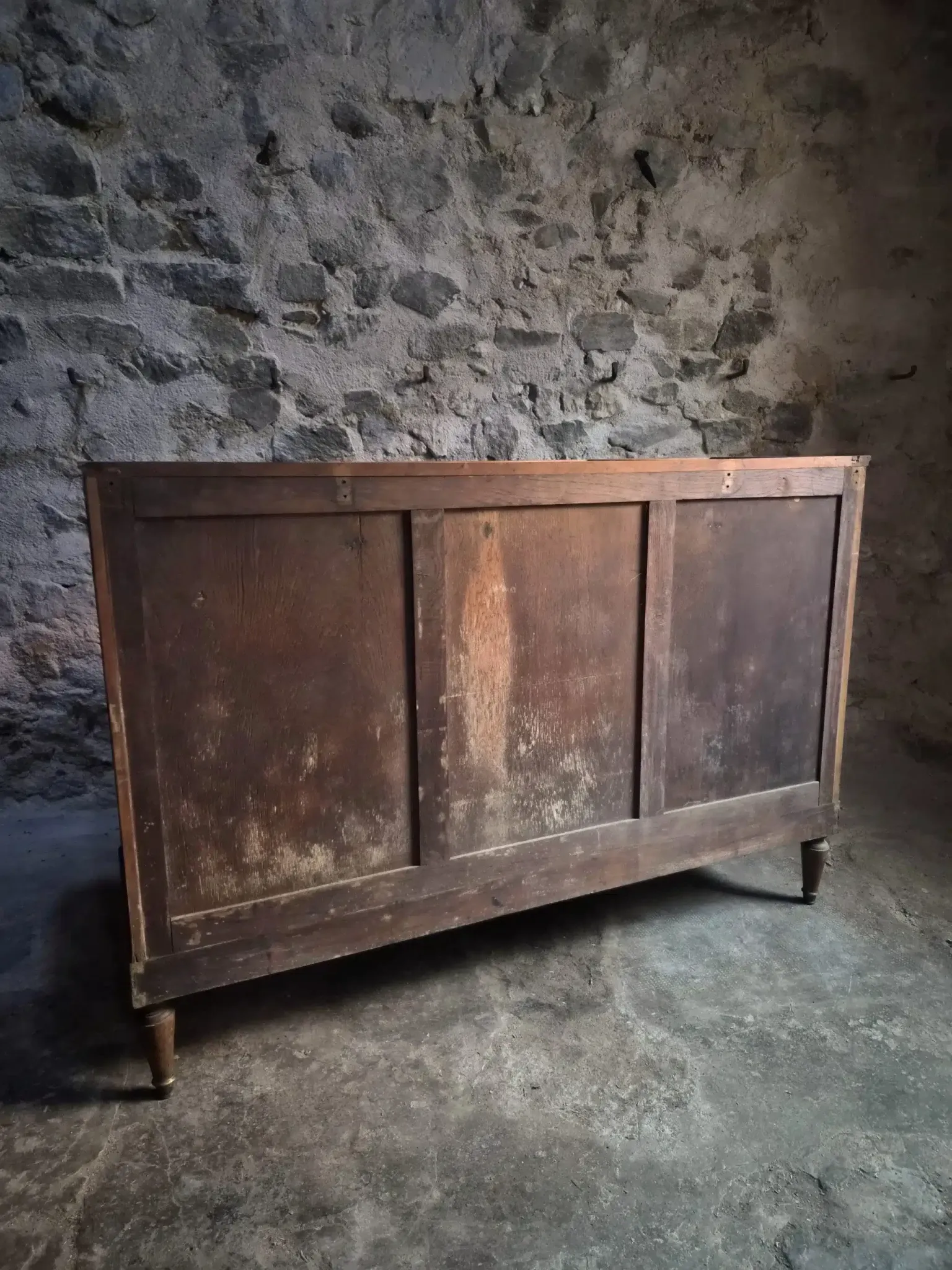 Antique Louis XVI style buffet in burr elm with marble top, late 19th century.