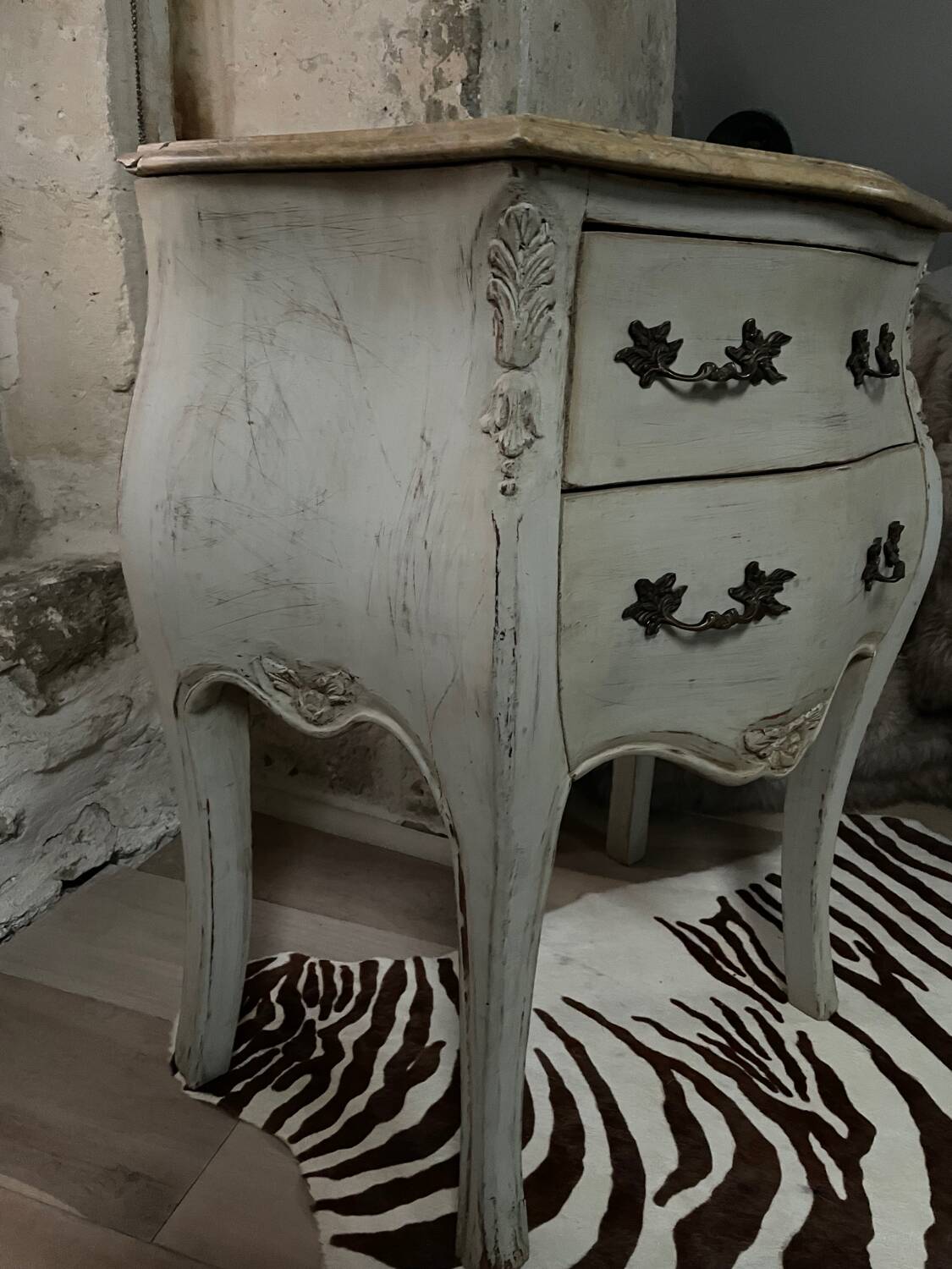 Small Louis XV style chest of drawers