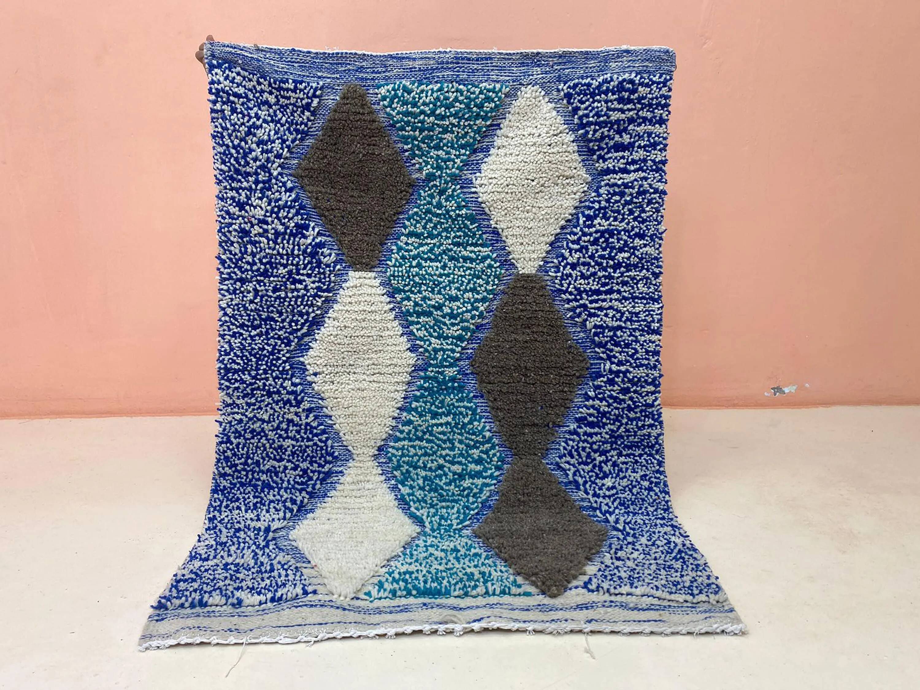 Handmade traditional carpet 250cm x 150cm Moroccan