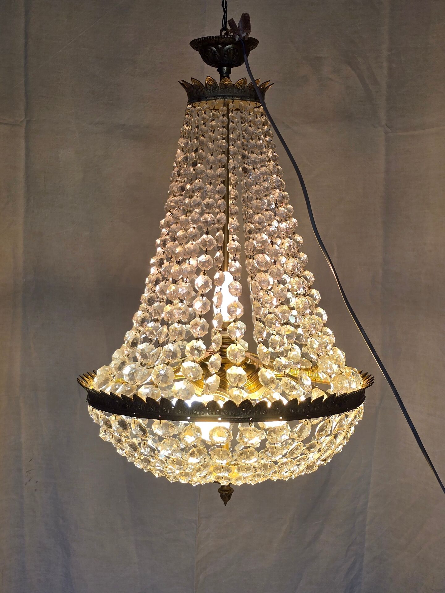 Large balloon chandelier with 5 lights