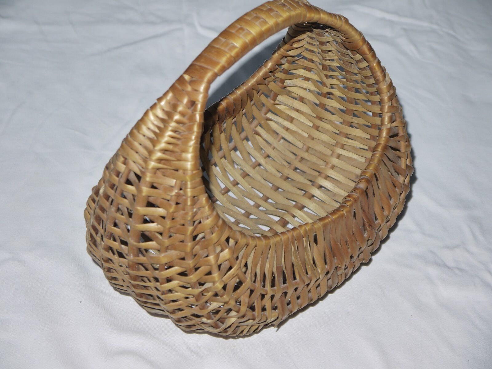 Small banana basket in wicker