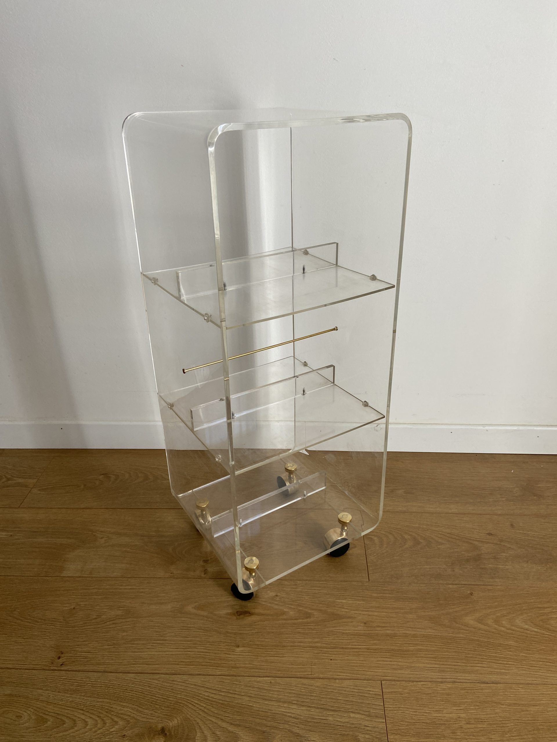 Altuglas wheeled storage tower by David Lange