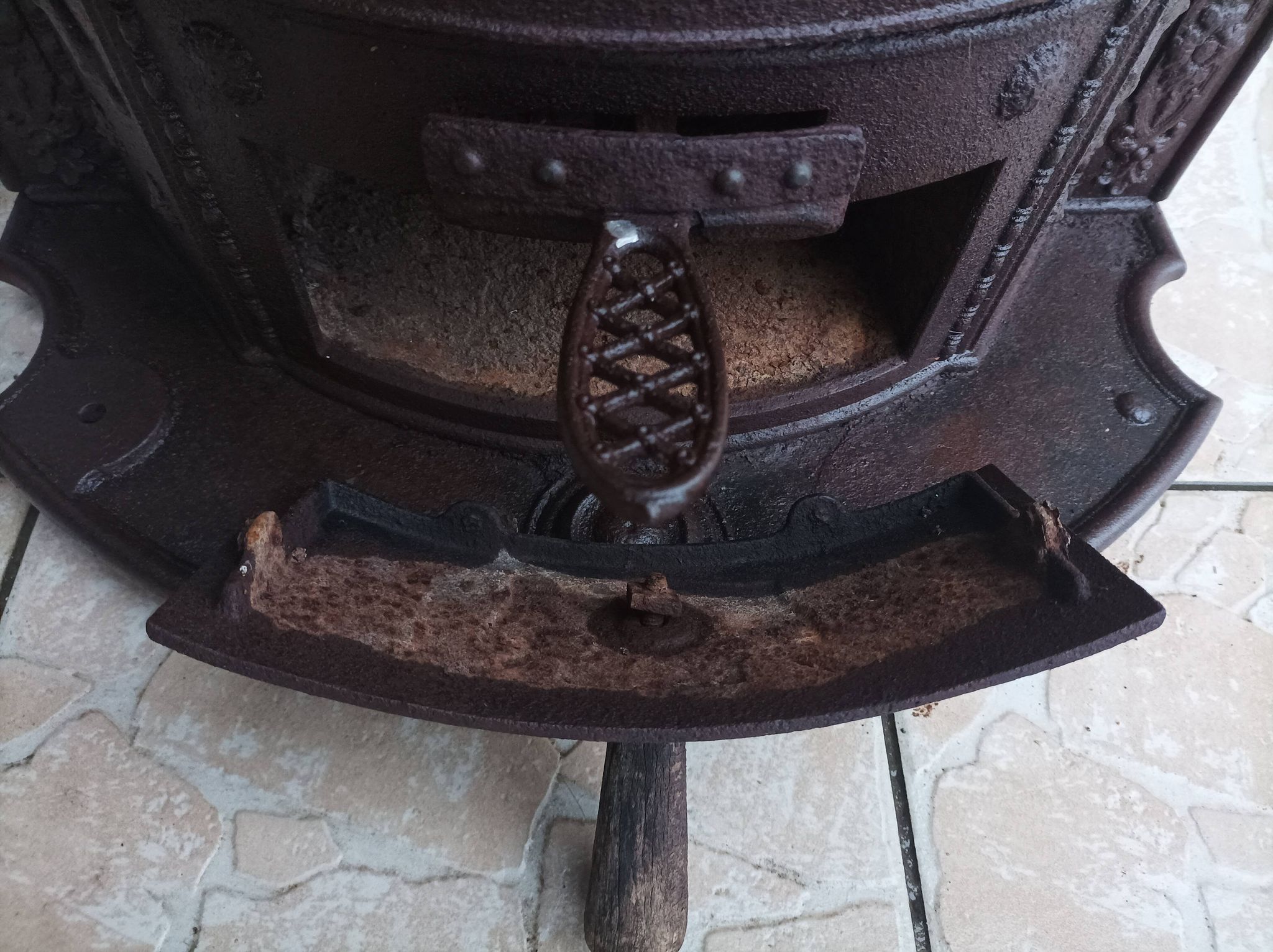 Napoleon iii cast iron wood or coal stove la parisienne