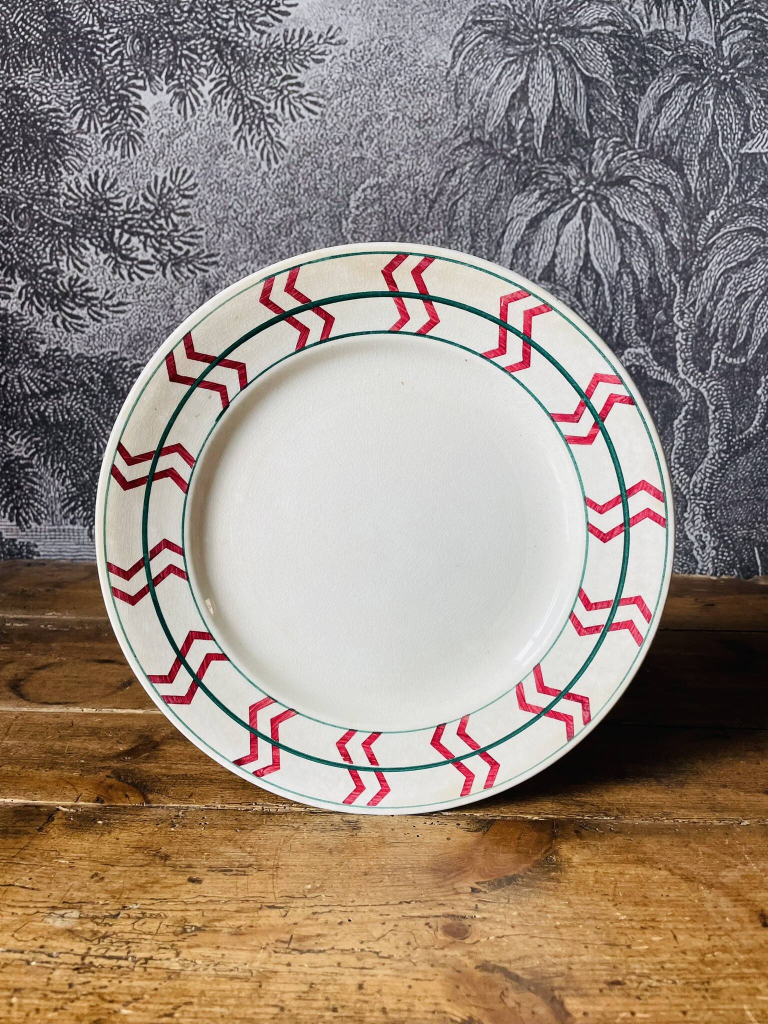 Round dish Moulin Des Loups and Hamage