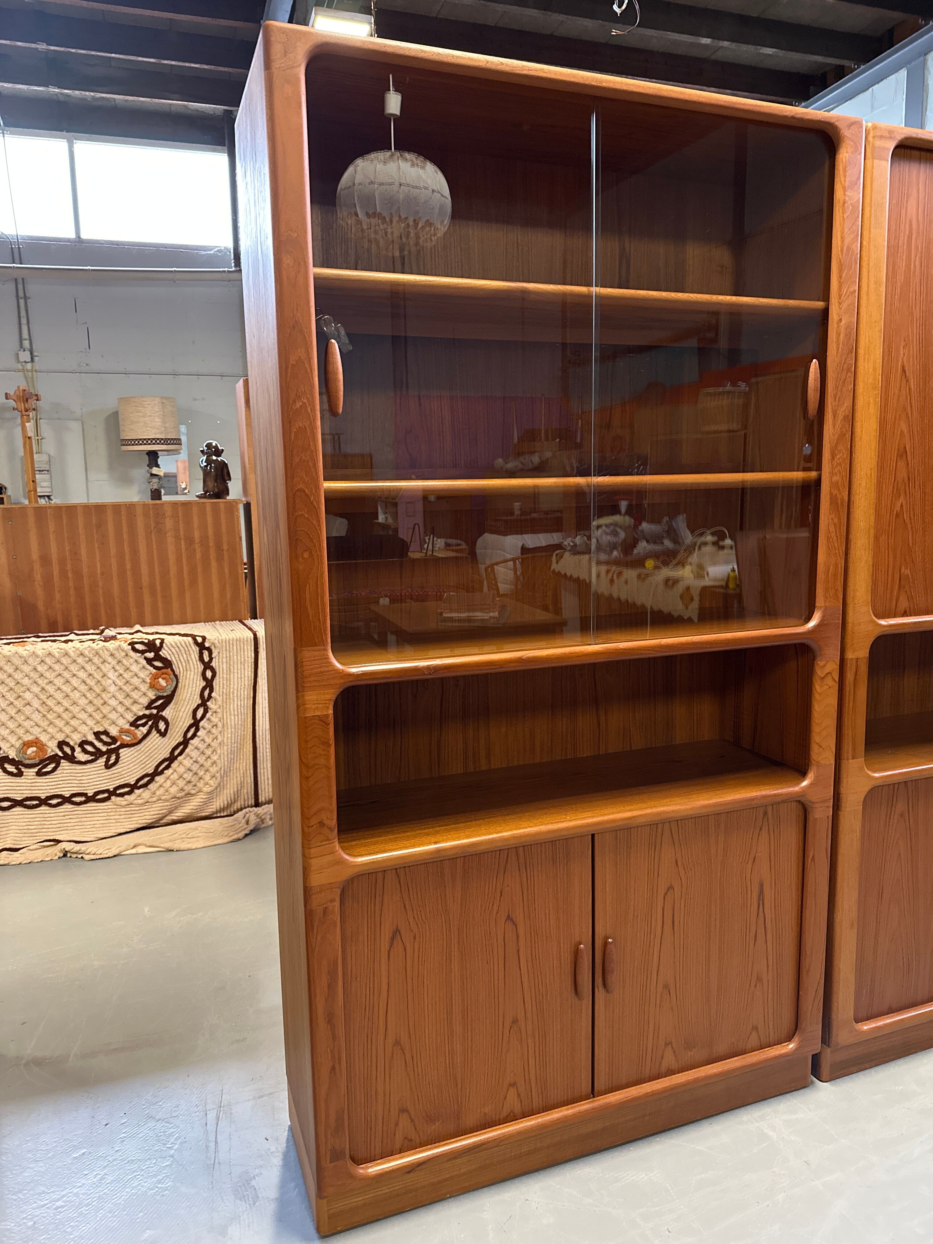 Dyrlund teak highboard closet