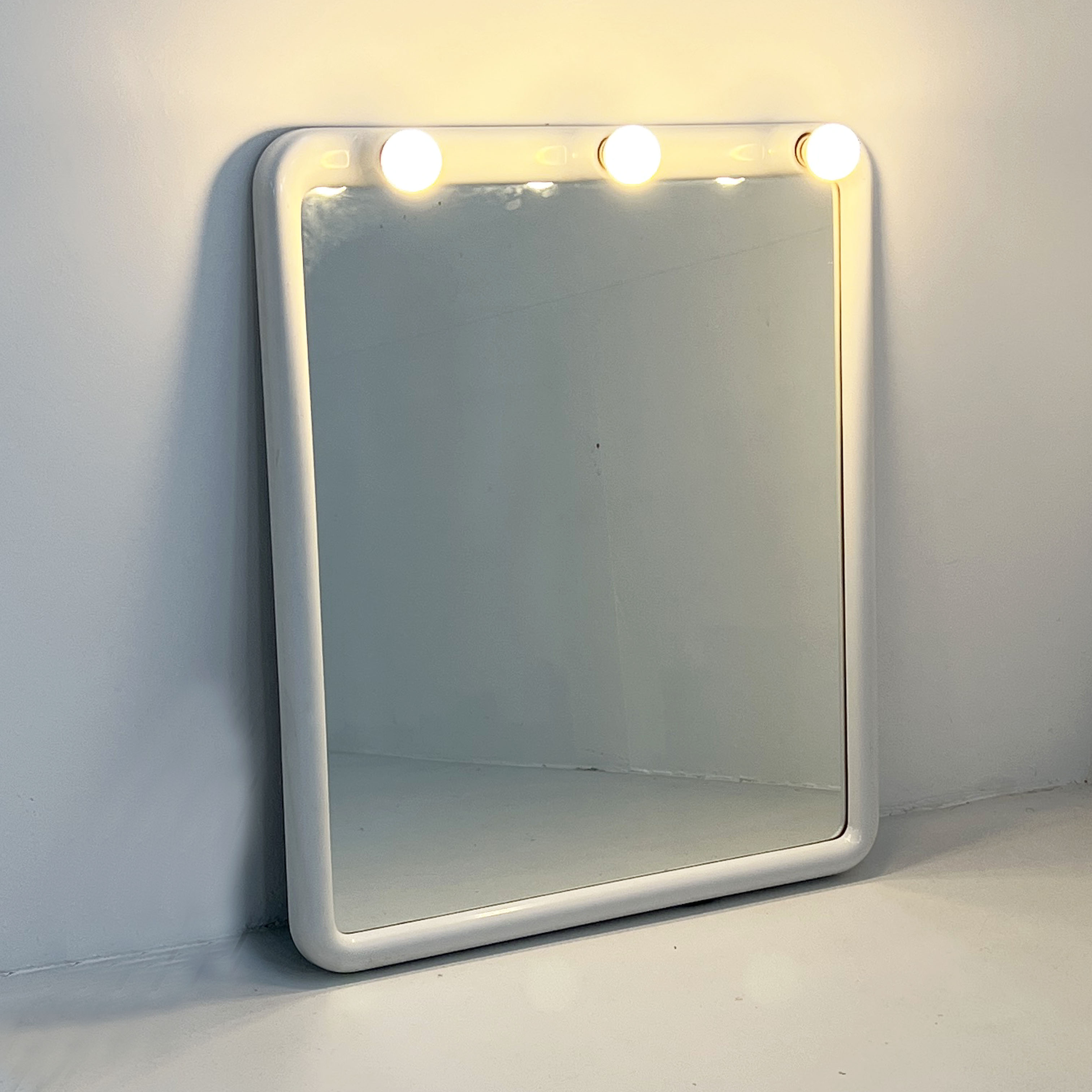 White bulb mirror by carrara & matta, 1970