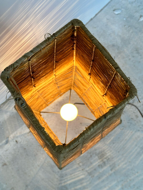 Lampe à poser en métal et Raphia design des années 50