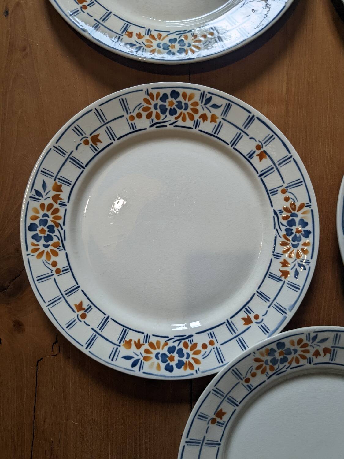 8 assiettes plates Badonviller Chaville