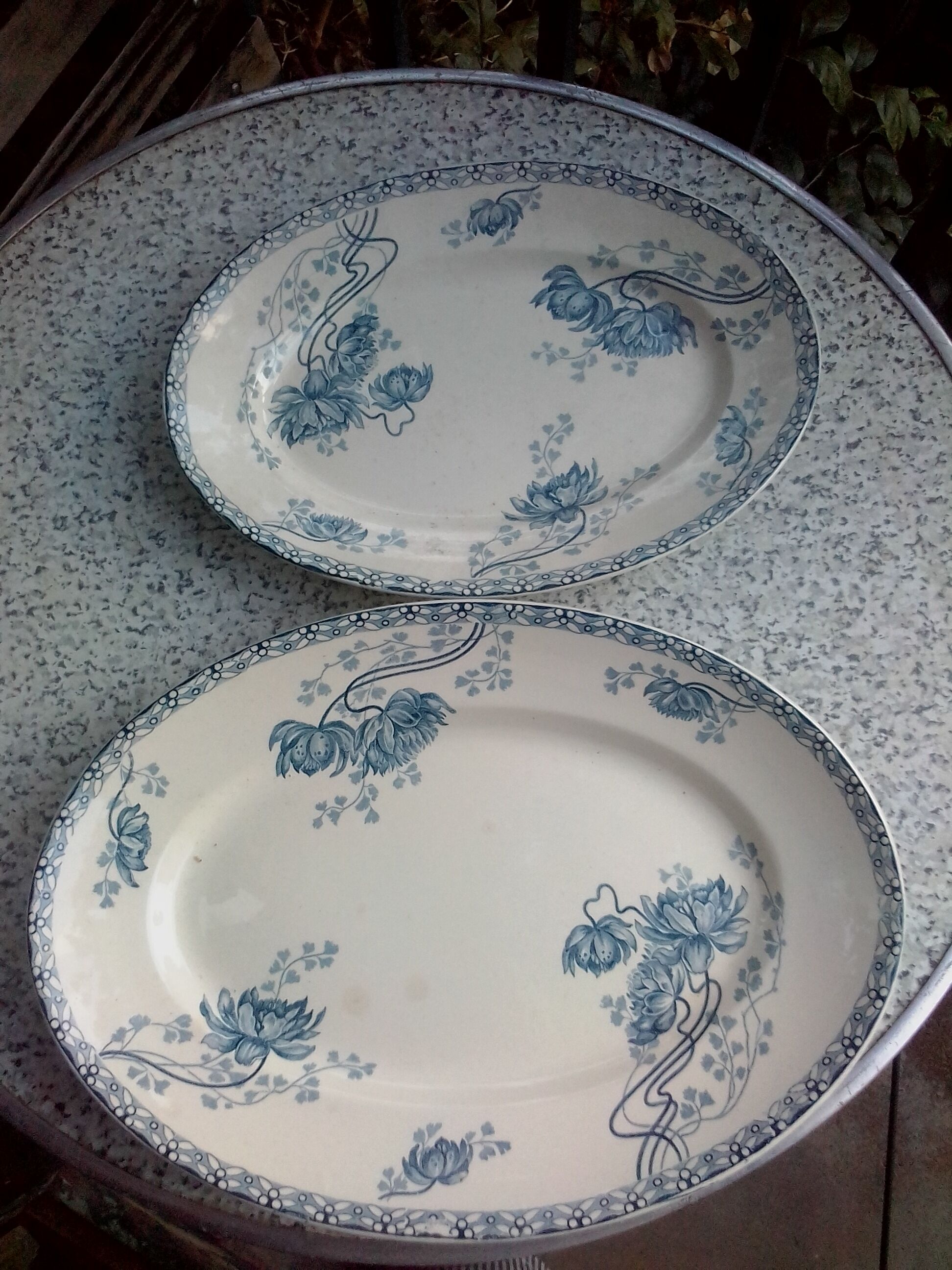 2 serving dishes sarreguemines model royat