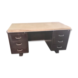 Office in metal and skai