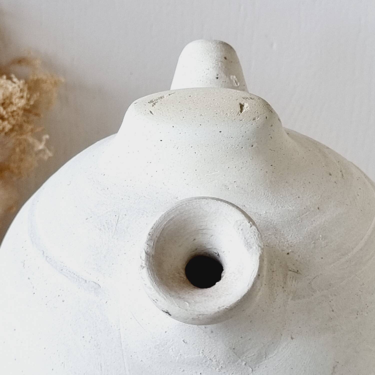 White terracotta gargoulette