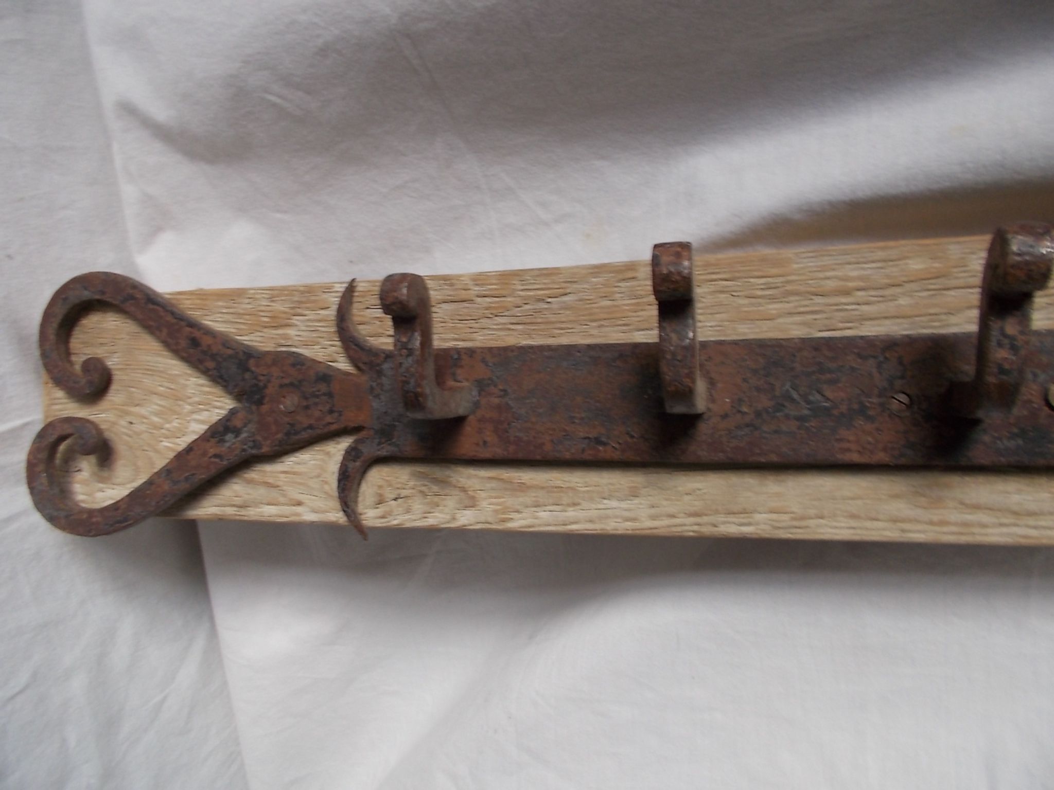Patère en bois et fer forgé