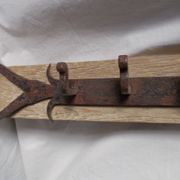 Patère en bois et fer forgé