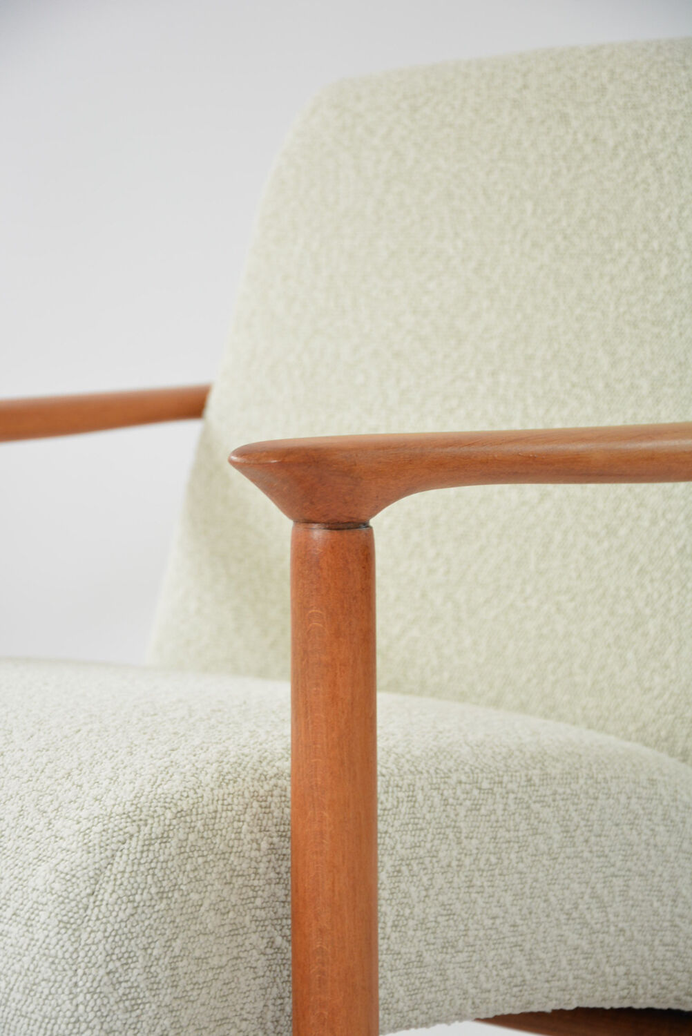 Armchair year 70 loop renovated