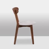 Walnut dining room set. 21st century.