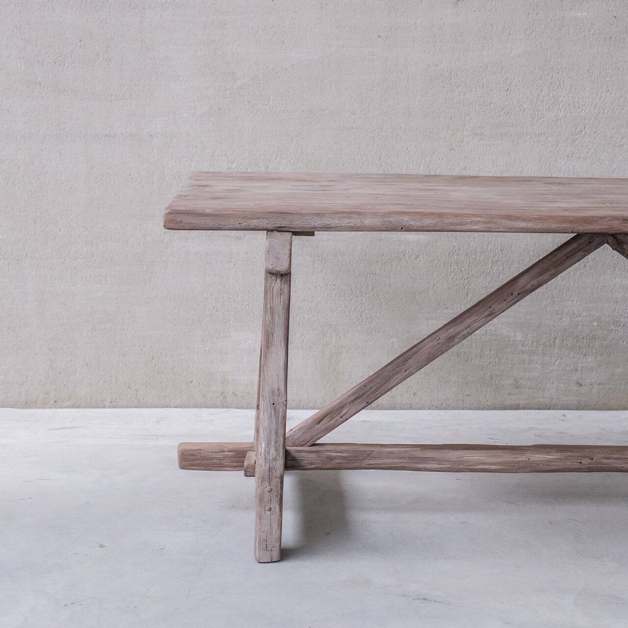 Console en pin teinté Belgique