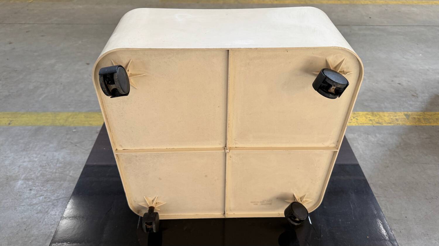 Kartell 4682 1970s Design Planter