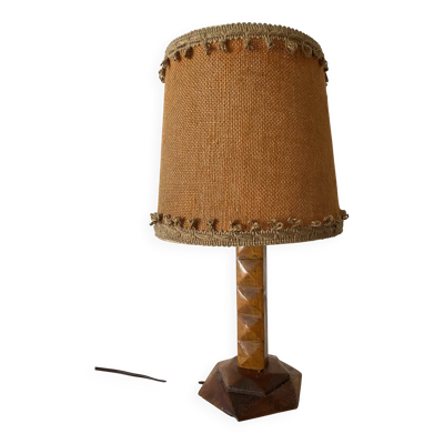 Lampe art déco en bois sculpté et jute