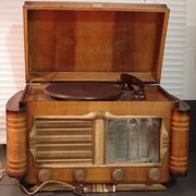 TSF radio station and built-in disc turntable model "reela prestige" 1948