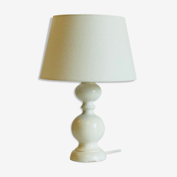 Vintage lamp in white lacquered wood