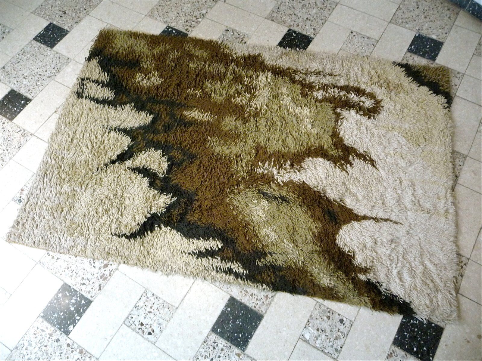 Scandinavian Modern rug with abstract decor by Ege Rya, Denmark 1960s