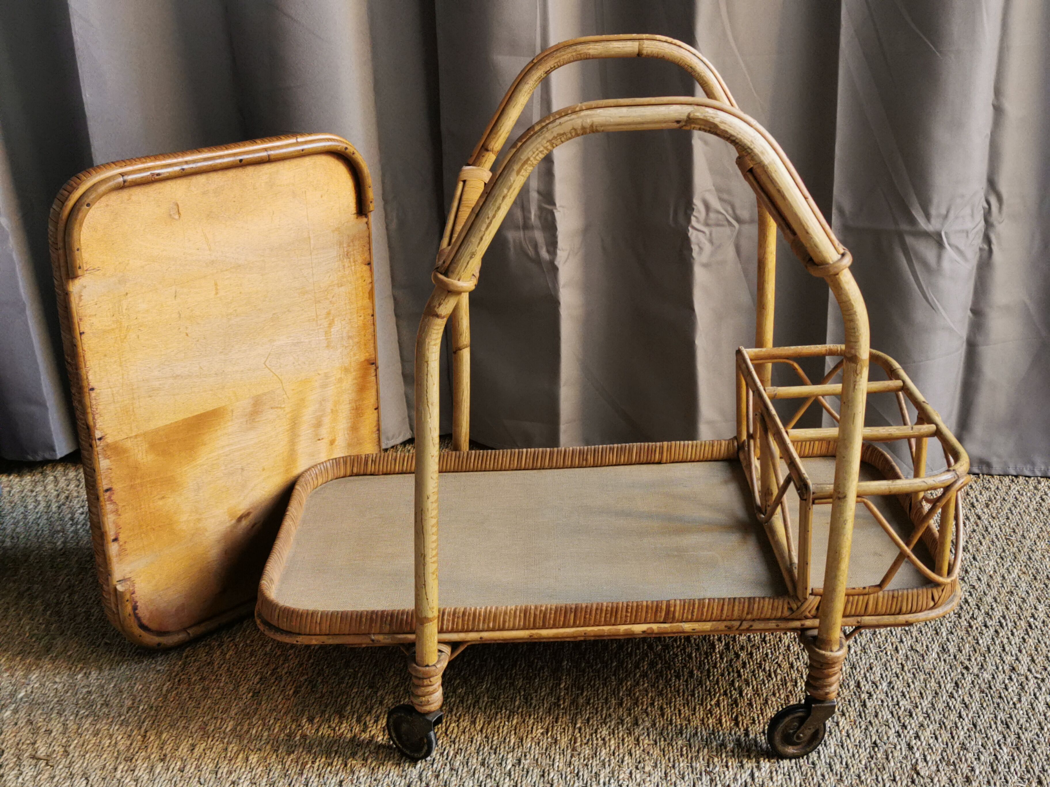 Vintage dessert in rattan