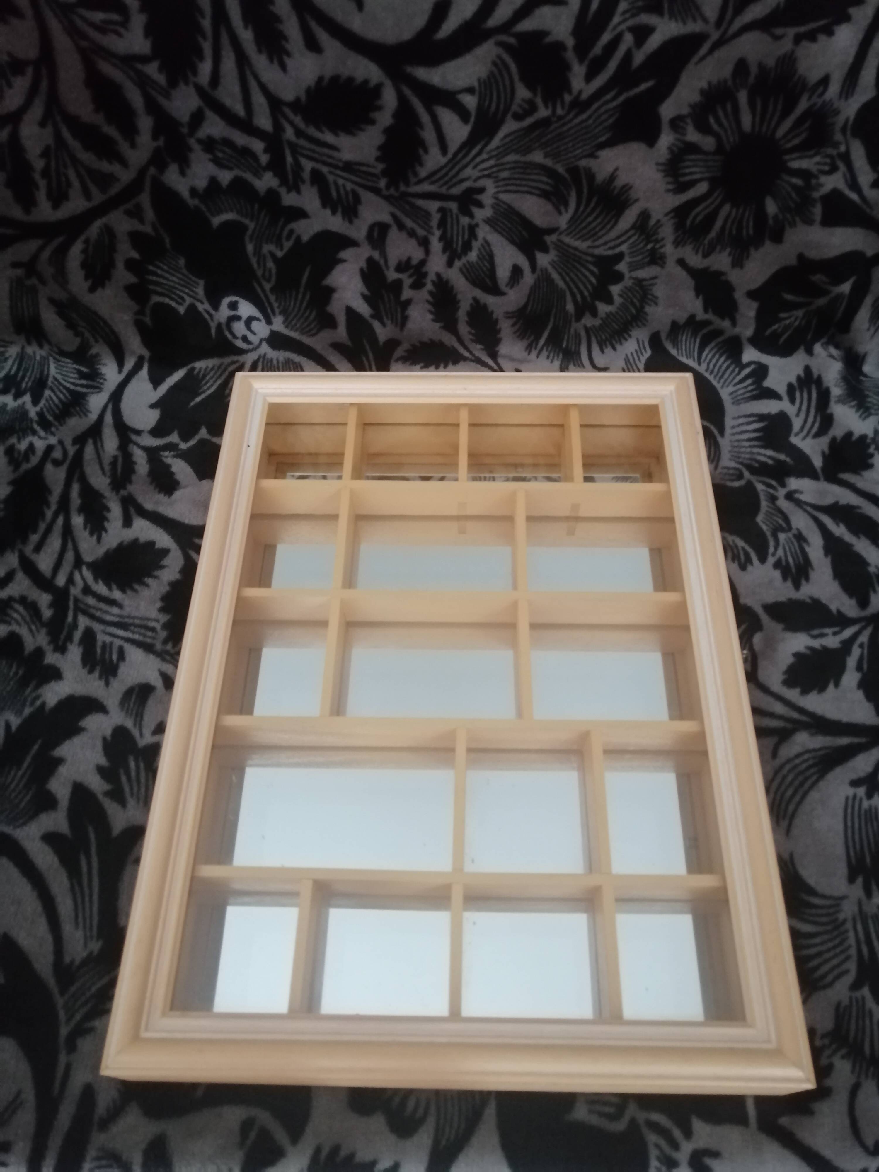 Miniature wall or installation case