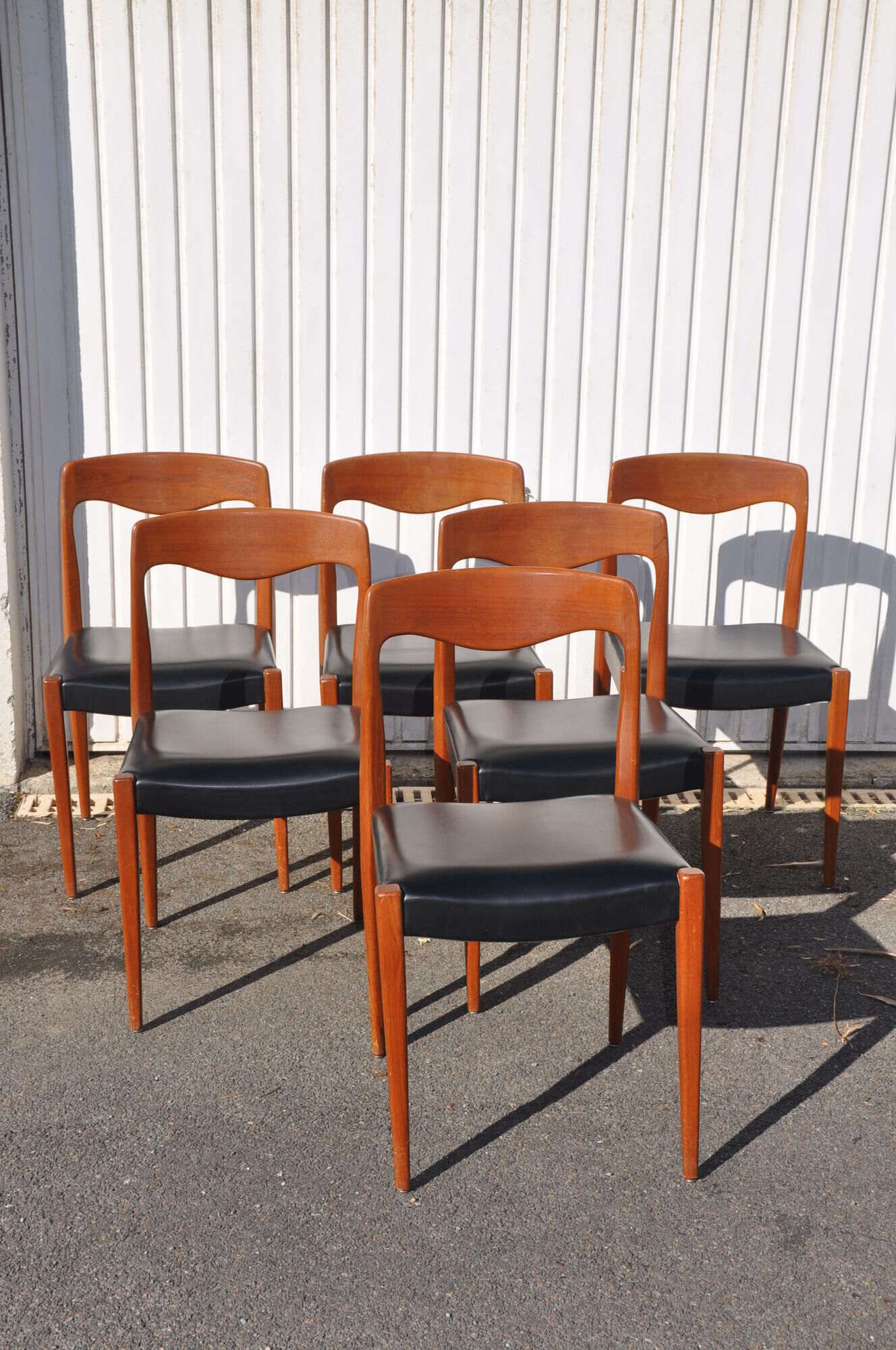 Lot of 6 scandinavian chairs in teak and skai 60