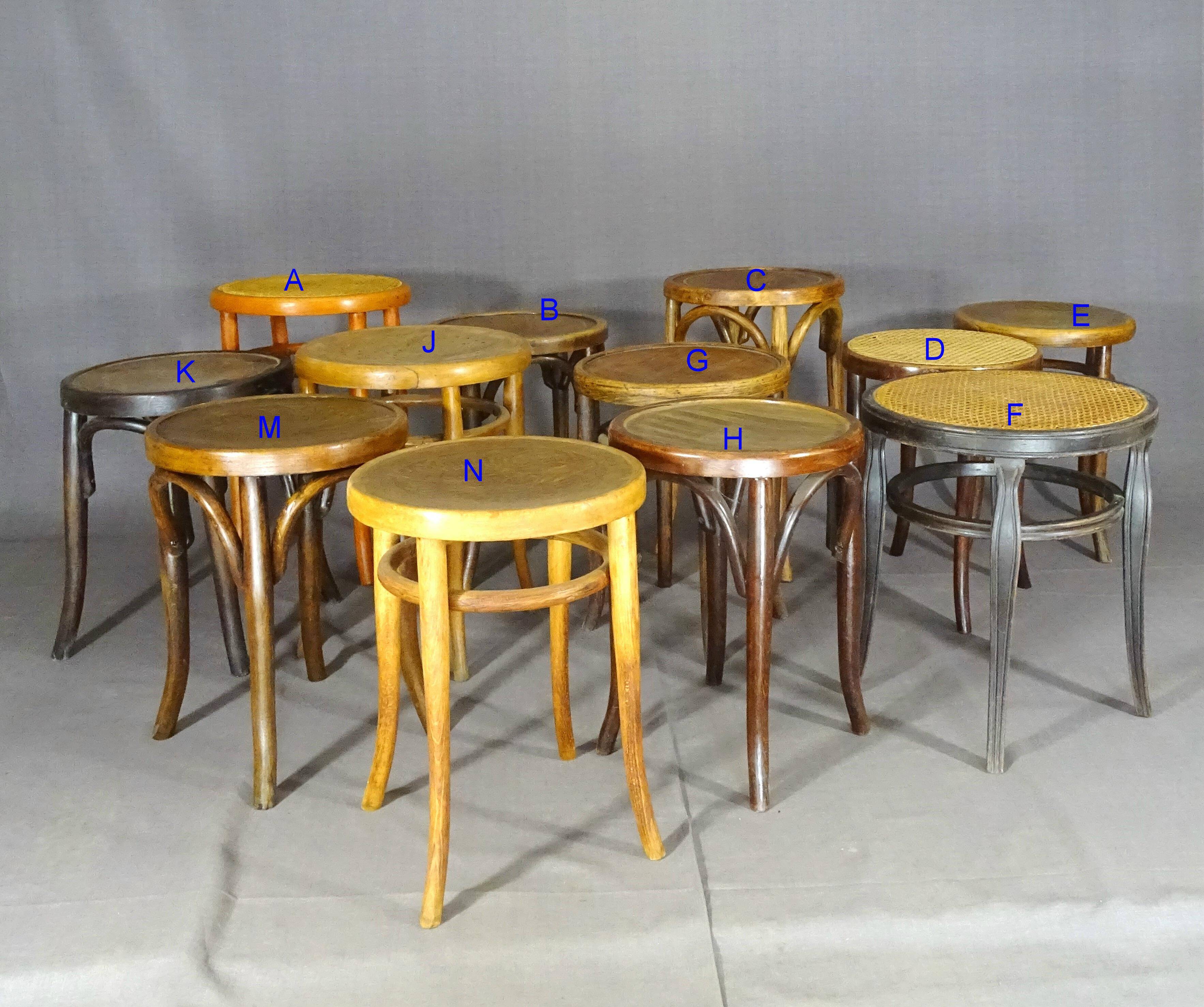 12 tabourets bas,canné, bois, Thonet Baumann Kohn Fischel 1900 à 1925