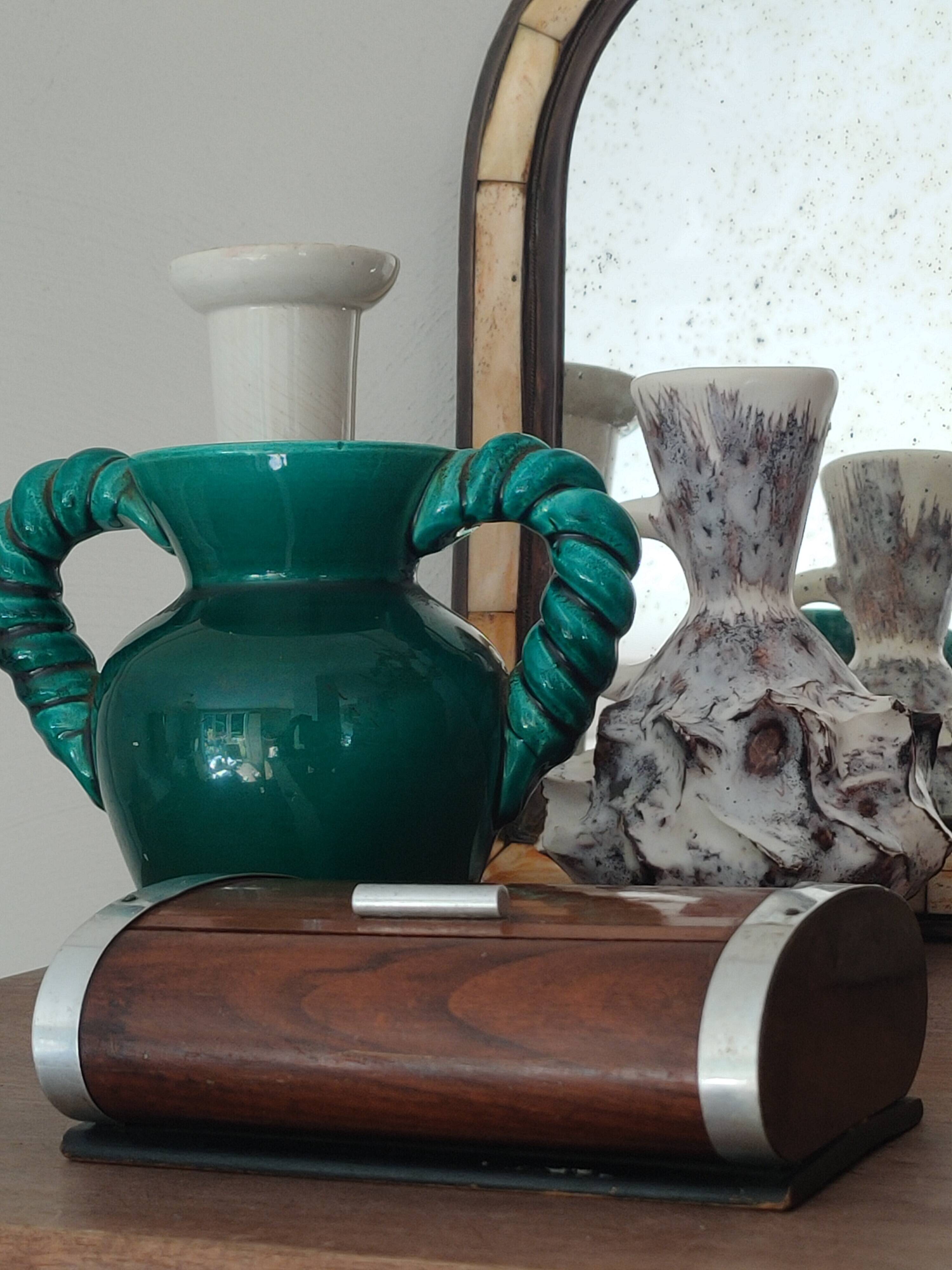 Art Deco curtain box;