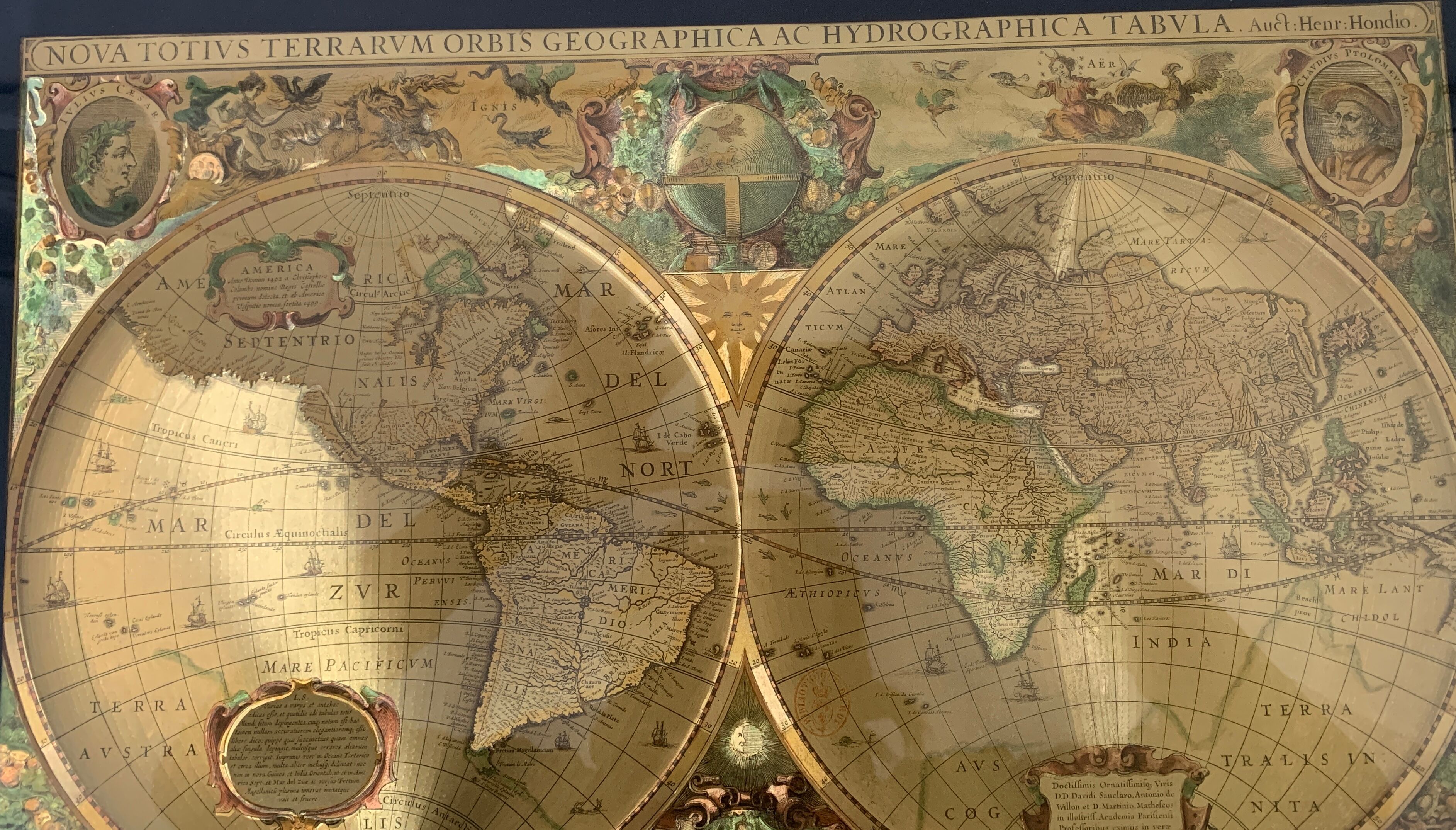 Carte du monde a double hemisphere