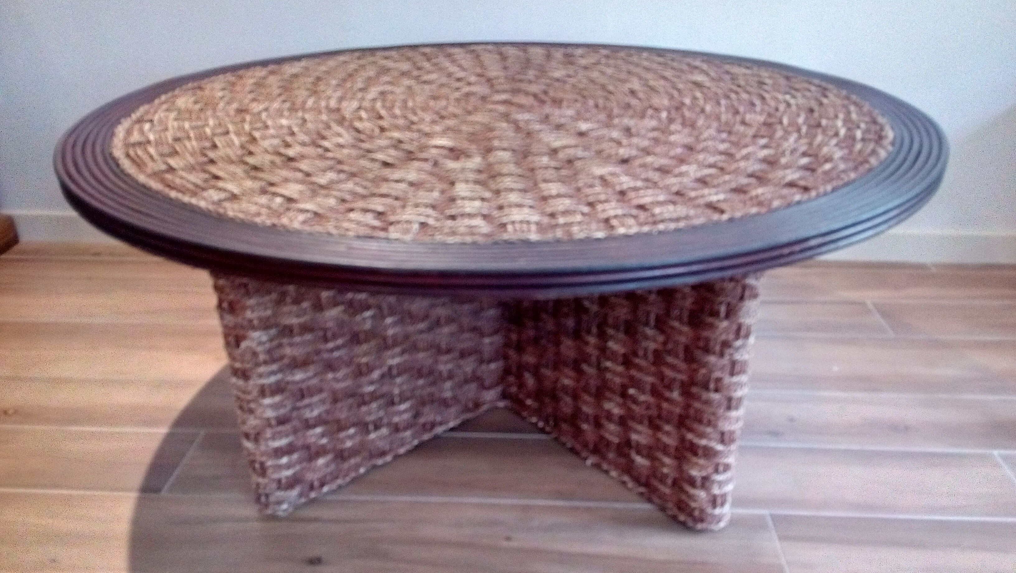 Coffee table in woven rope and rattan