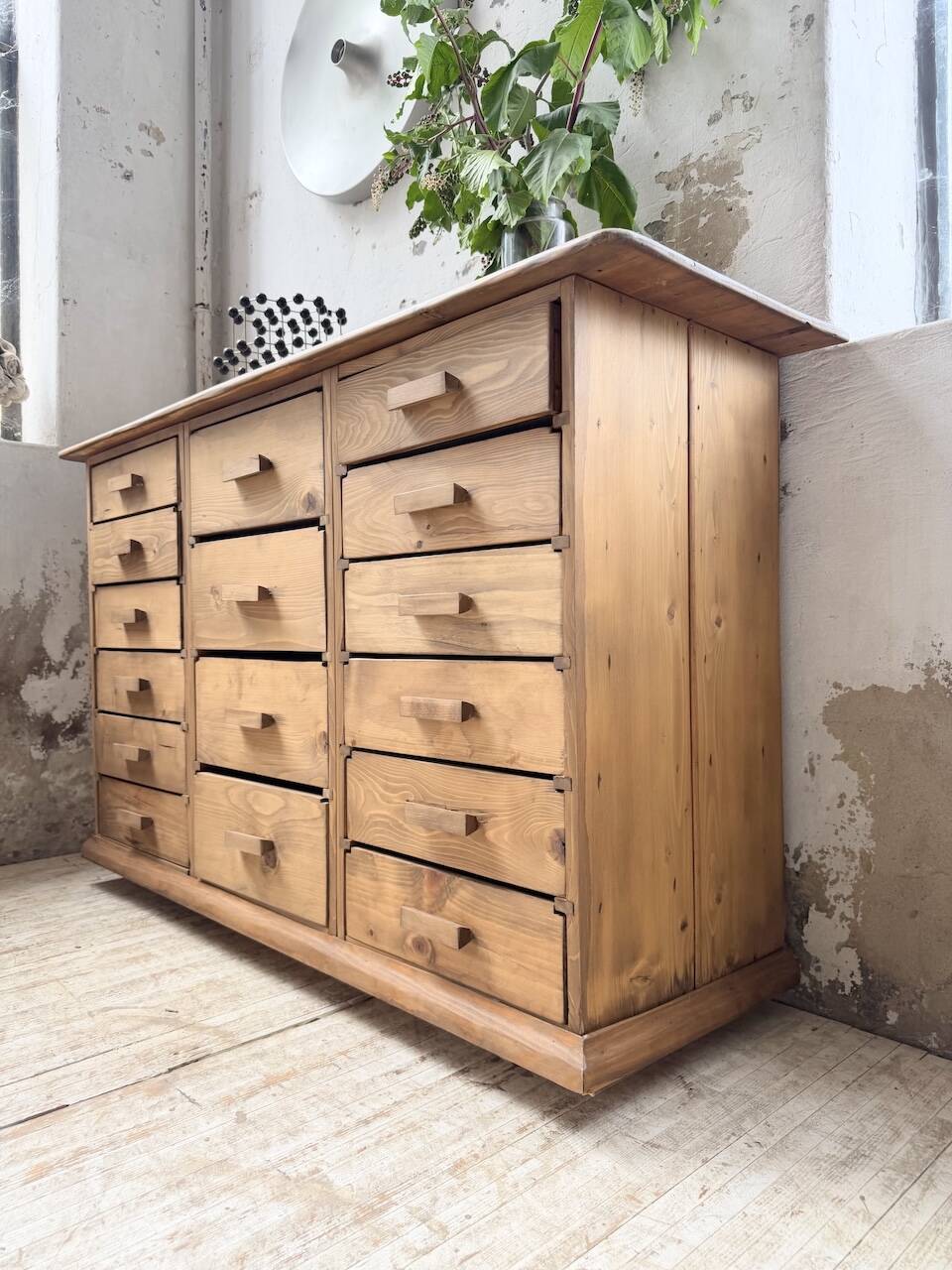 Meuble de métier en pin 1950