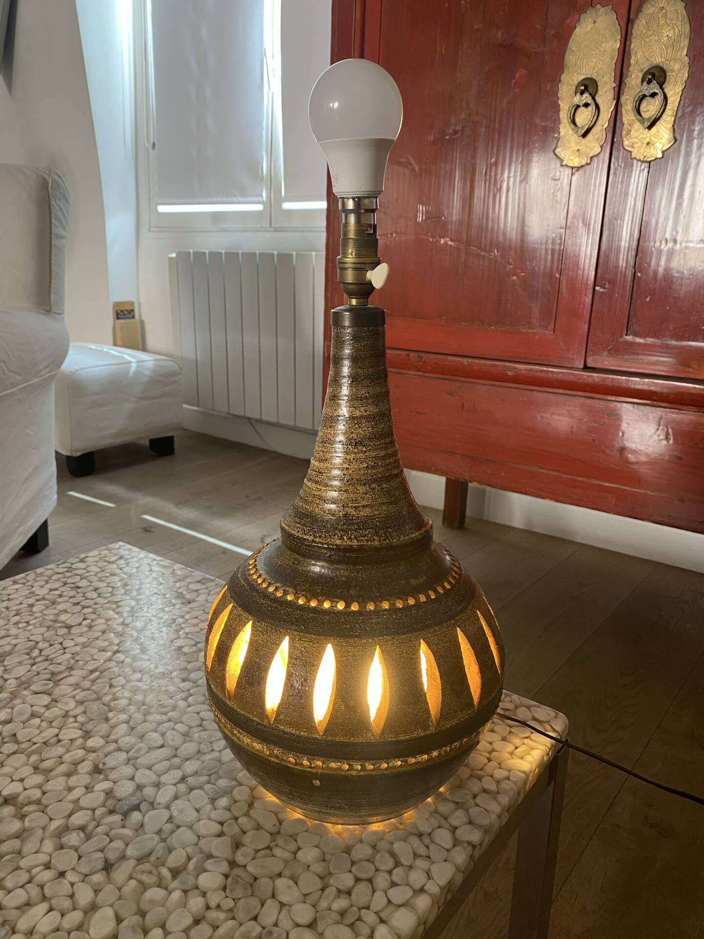 Lampe Georges Pelletier en céramique émaillée ajourée