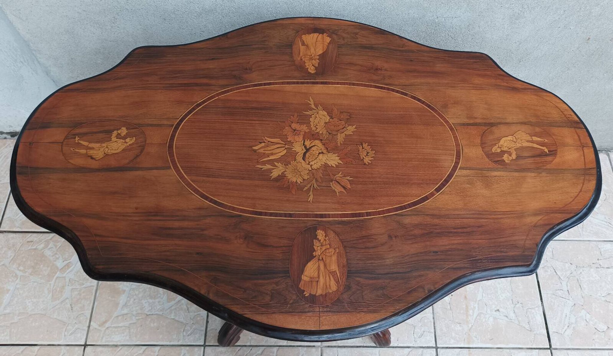 Table violon Napoléon III en ronce de noyer