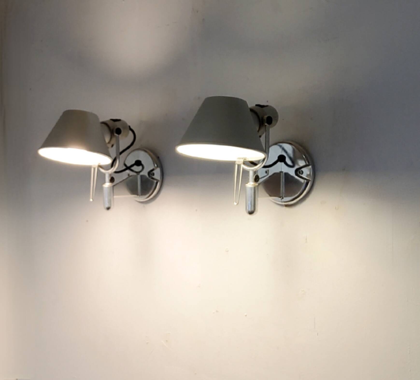 Pair of Tolomeo Artemide wall lights – Italian design – aluminum