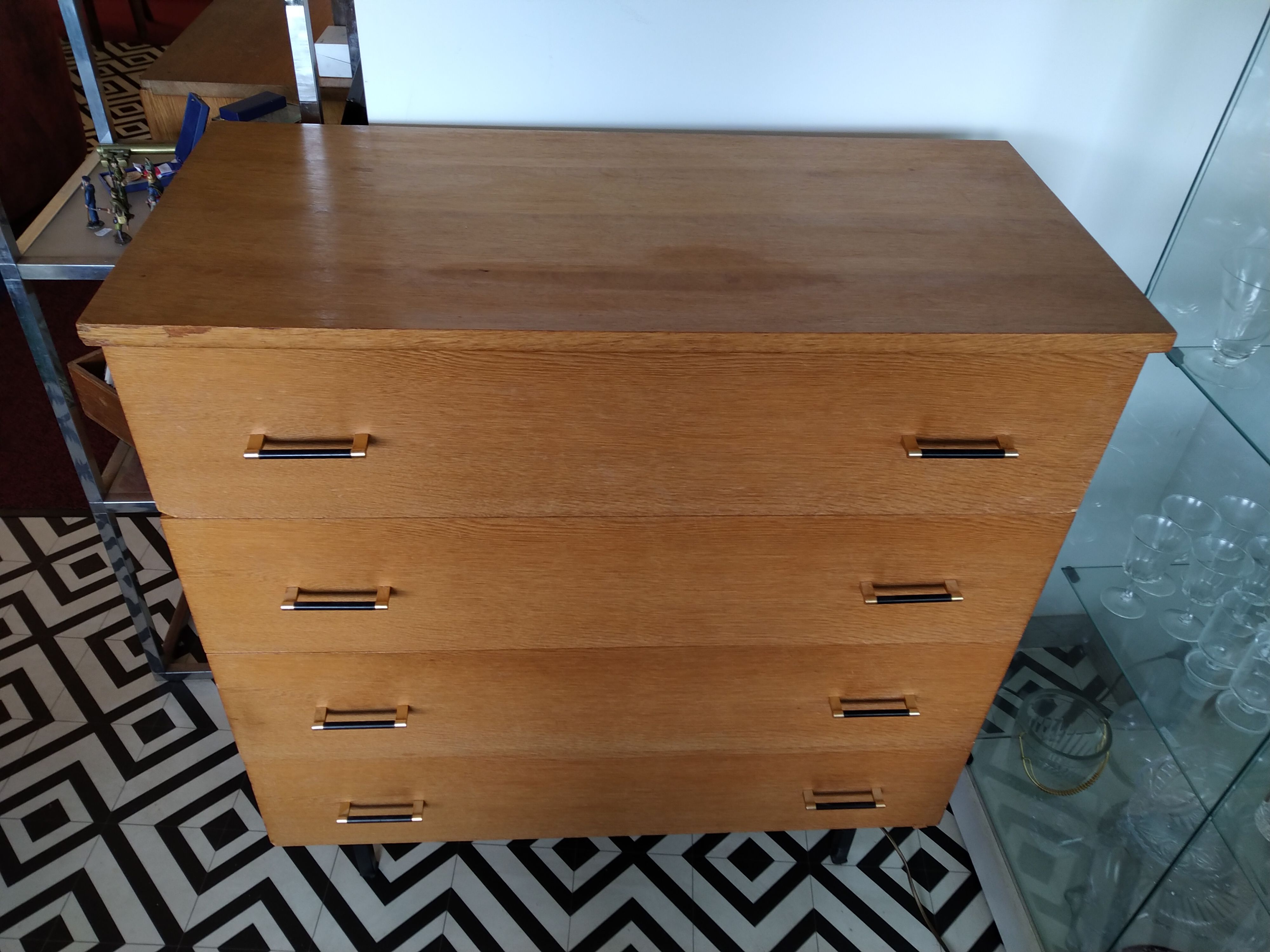 Chest of drawers 60-foot compass