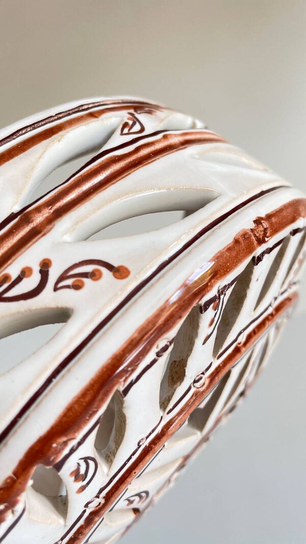 Applique artisanale terre cuite emaillée centre bleu