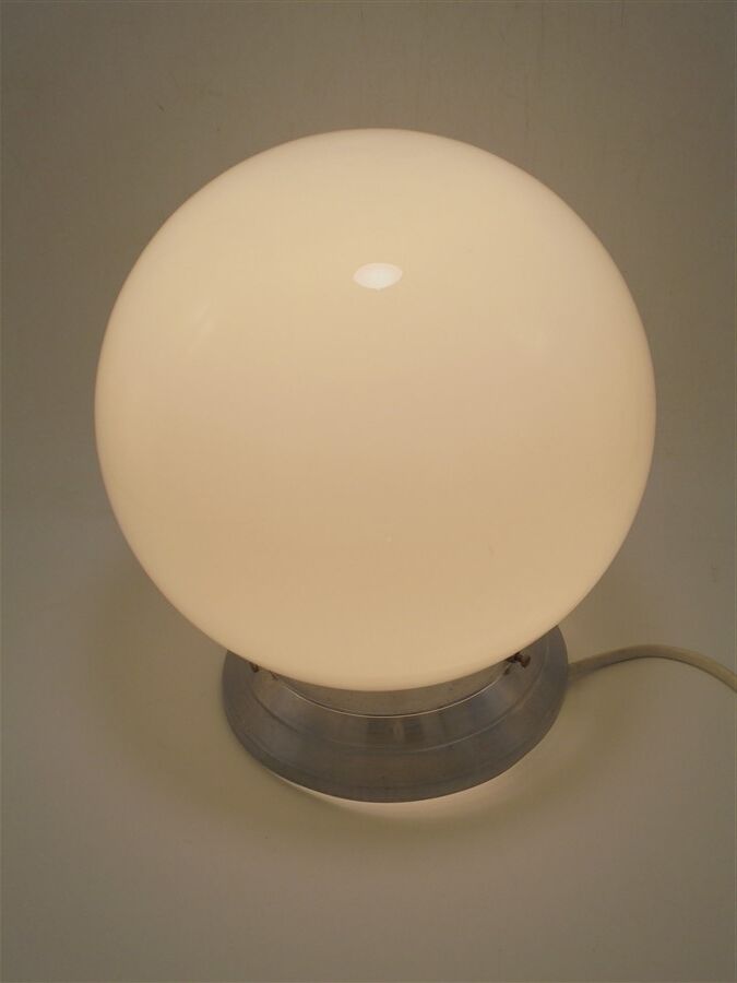 Opaline globe lamp