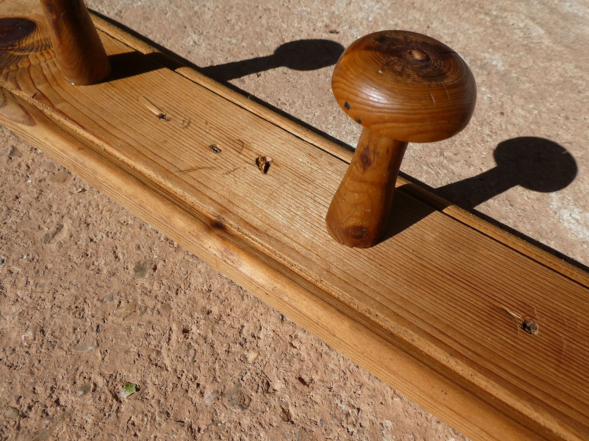 School wall coat - solid wooden rail of 10 patères