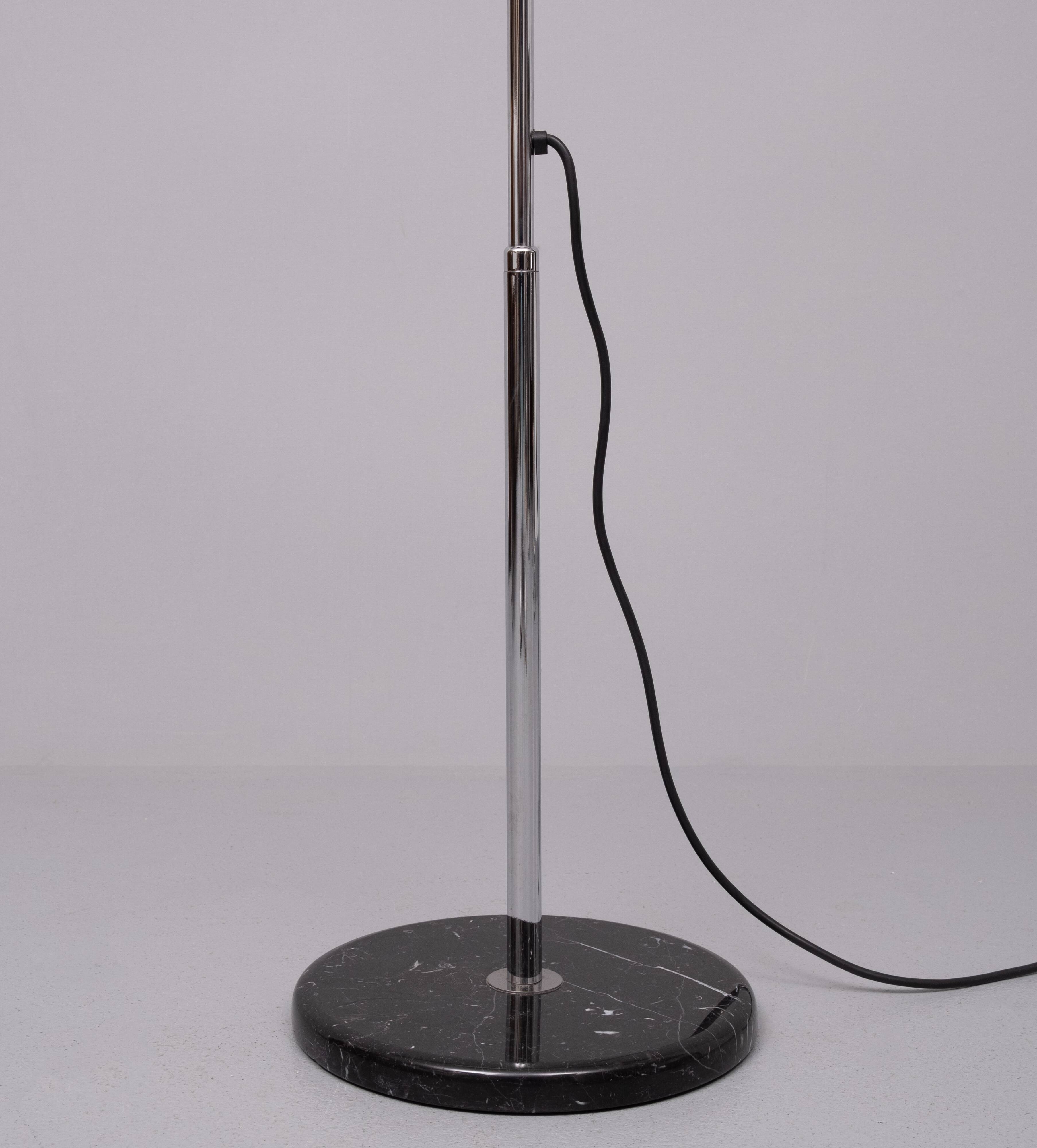 ‘Mezzaluna’ Floor Lamp door Bruno Gecchelin voor Skipper 1970s Italy