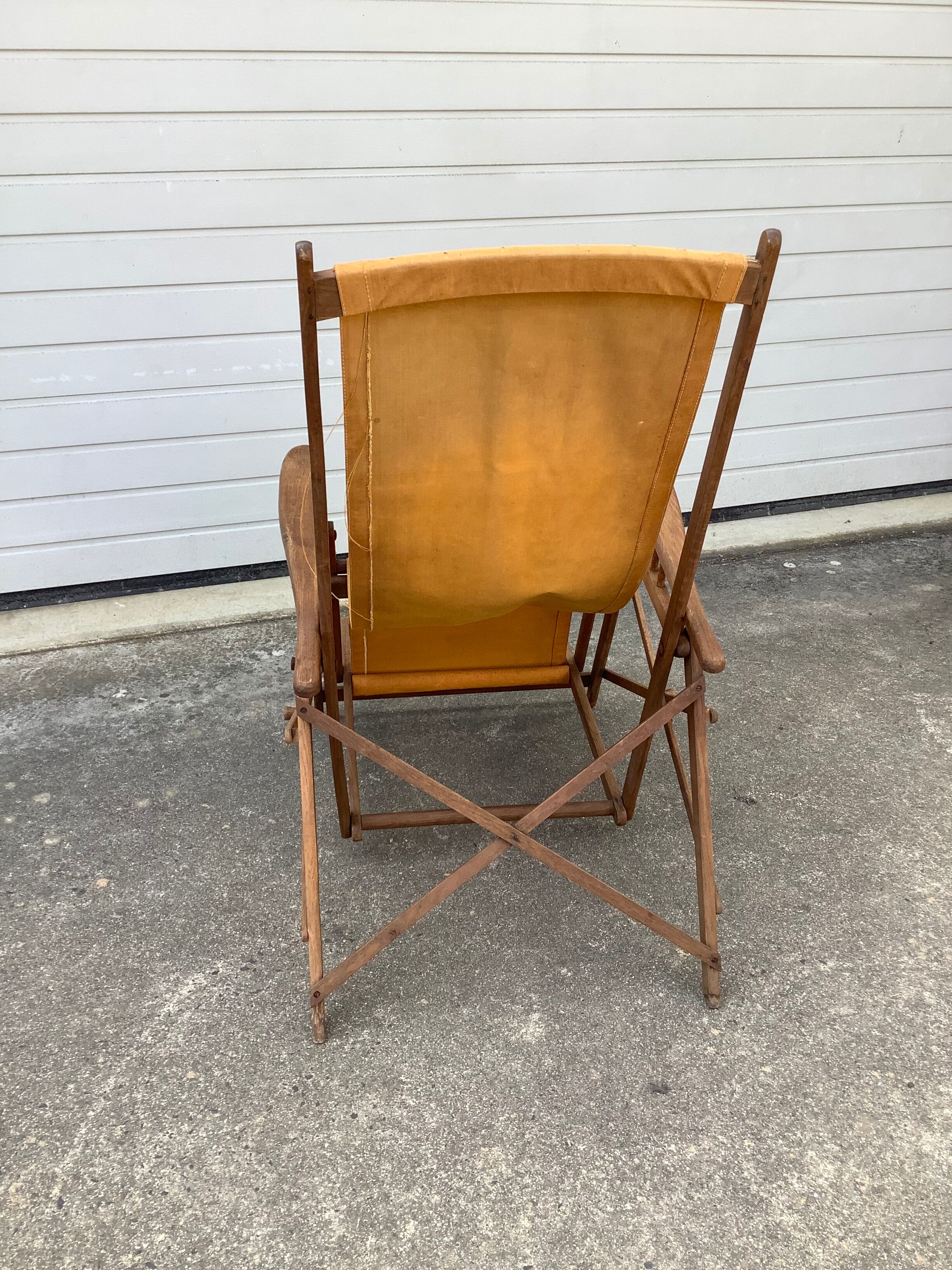 Lounge chair