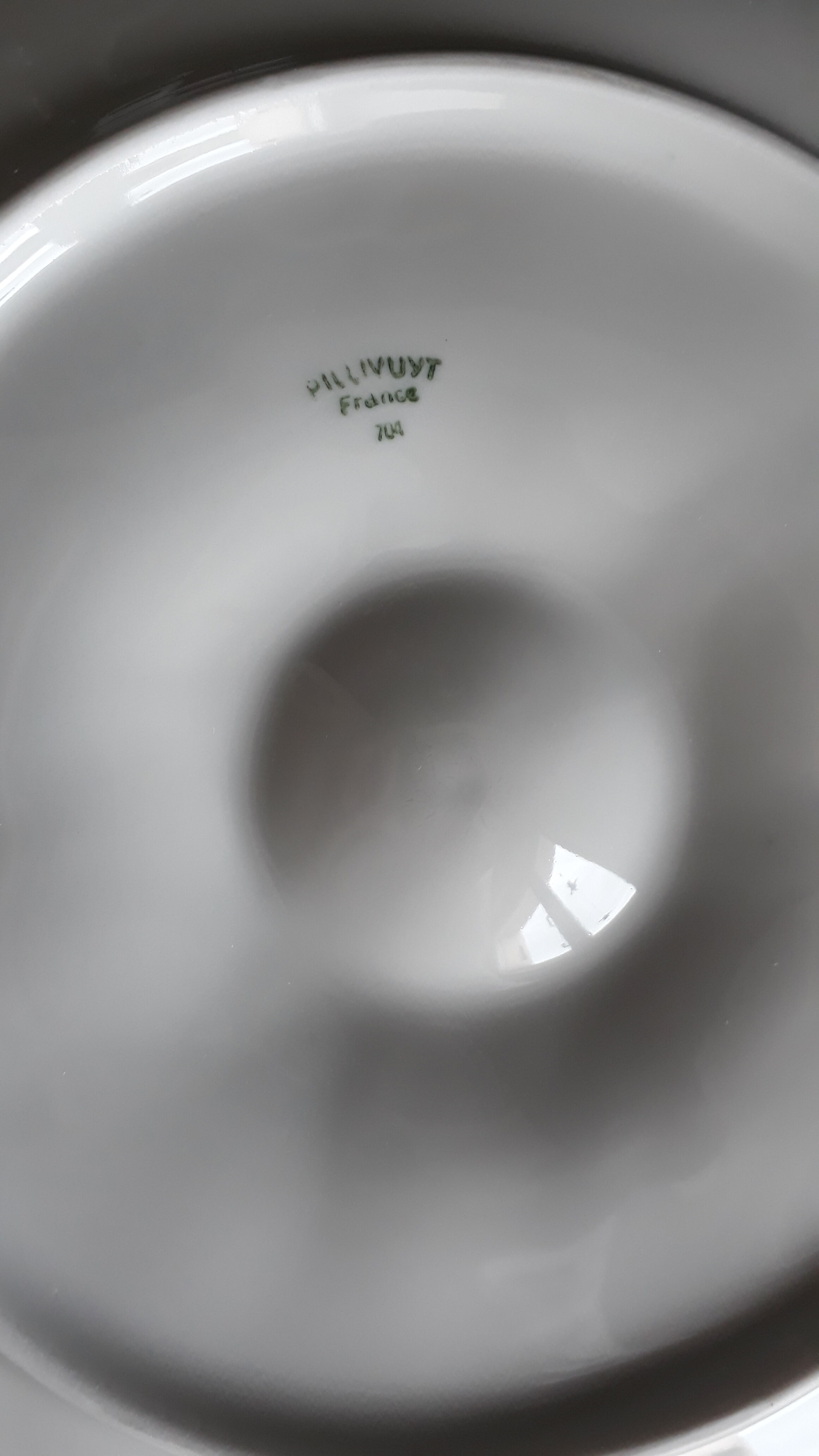 6 Pillivuyt 'Vendôme' model oyster plates