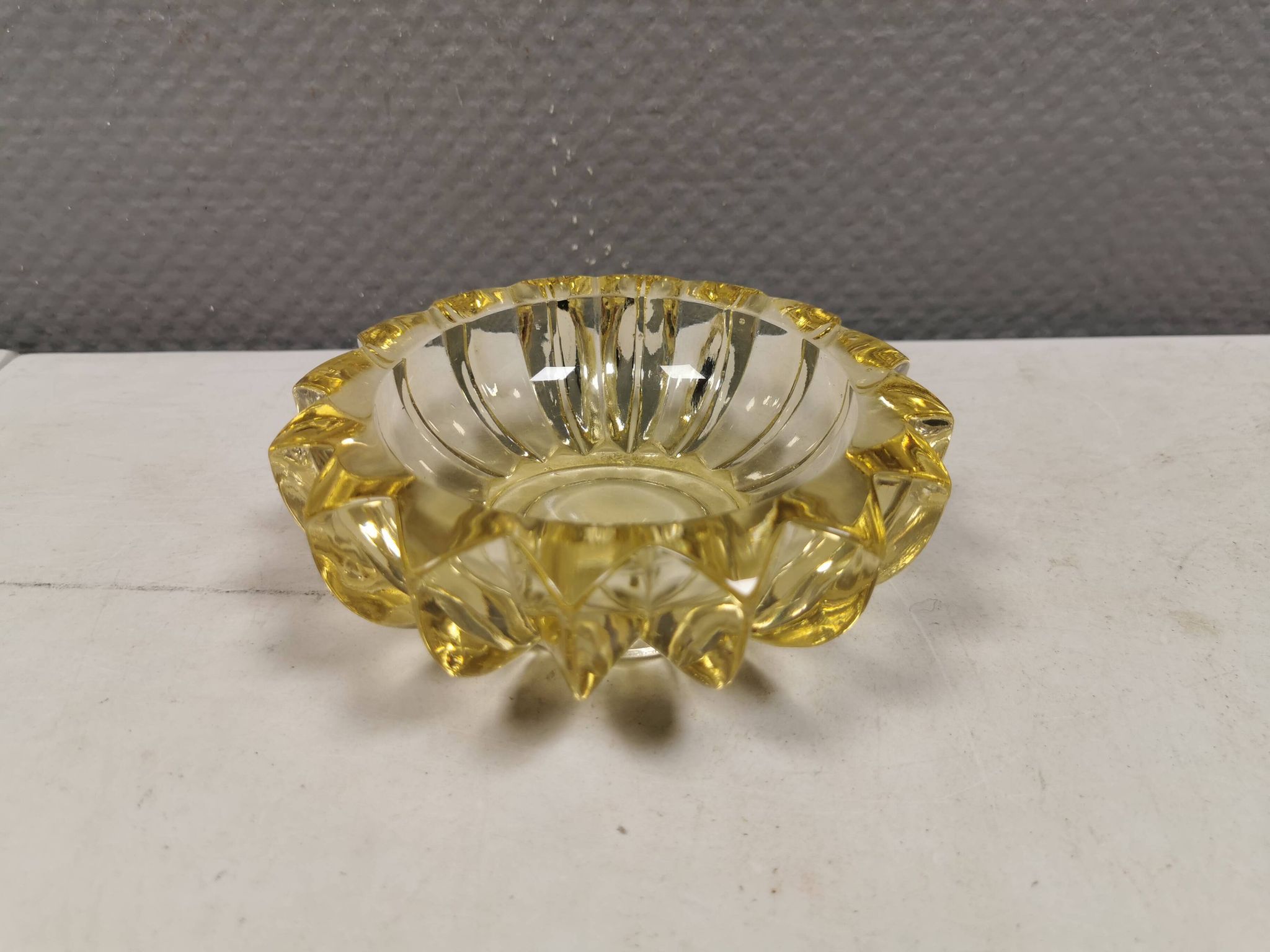 A bowl, by Pierre d'Avesn 1930-40. France