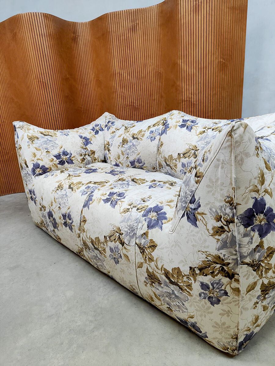 Vintage 'Le Bambole' sofa Mario Bellini B&B Italia 'Flowers'